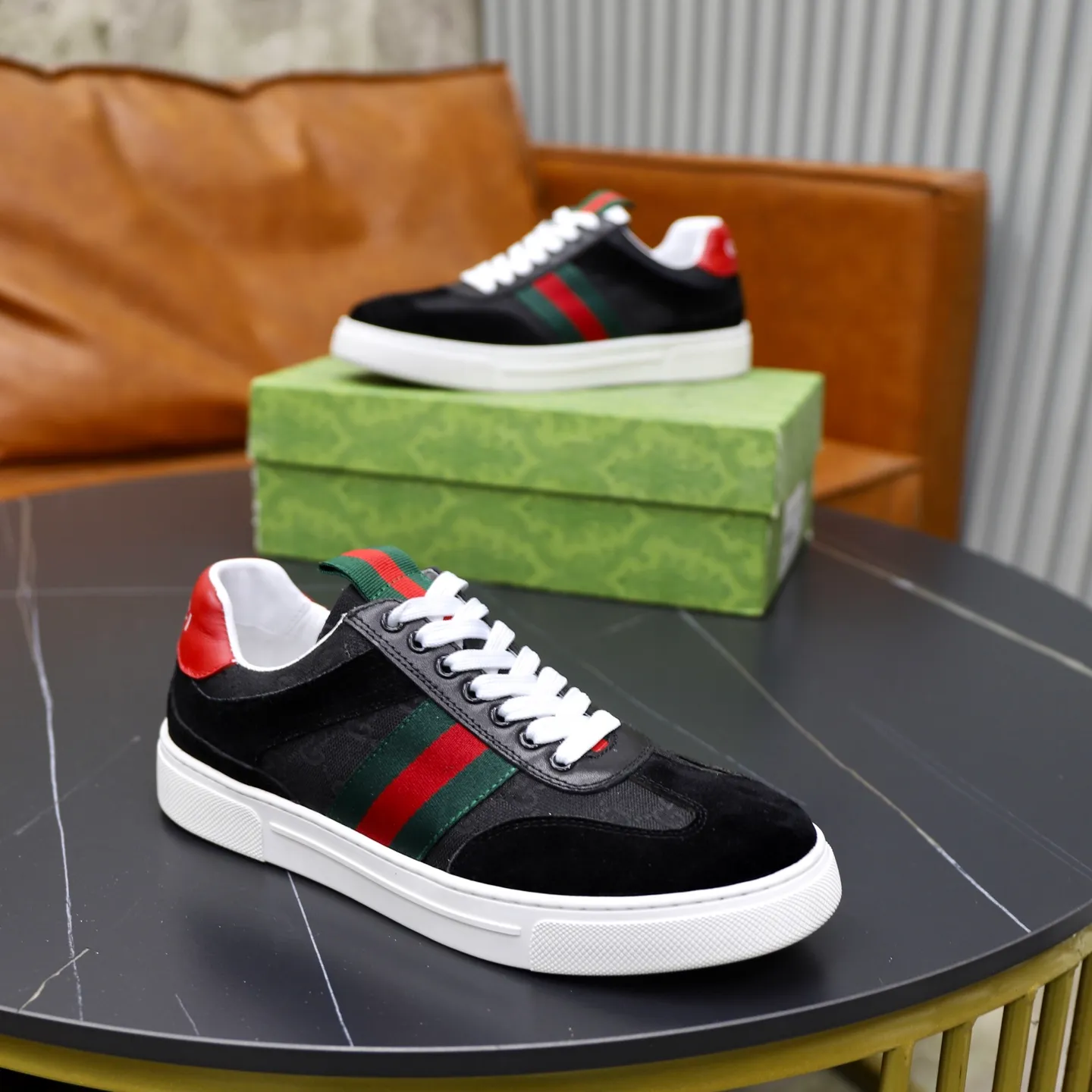 Ex-factory price: 440💰🙅‍♂️🙅‍♂️🙅‍♂️ Brand: GUCCI Standard code: 38-44 (45 customized) Grade: Same as the official website Material: Original material splicing Comfortable and breathable lining Lightweight and wear-resistant sports outsole Style category: Men's fashionable casual shoes Running sneakers Distinguished luxury brand elements Top luxury Color: actual picture color
